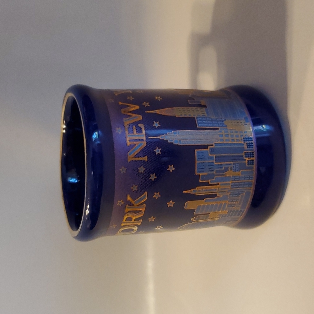 New York City Skyline Shot Glass (NWT) - Picture 3 of 6